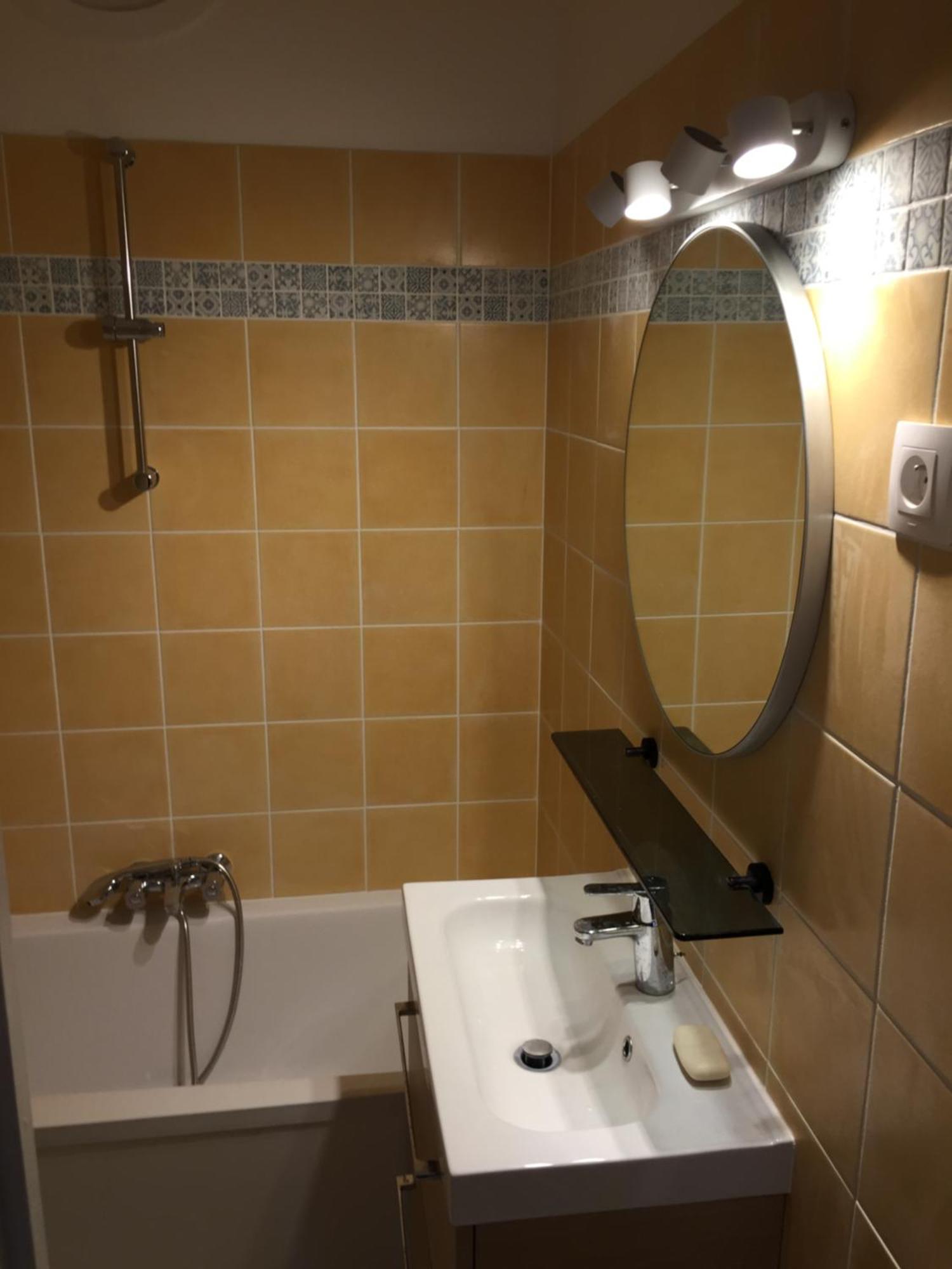 Proche Du Chateau De Versaillles Une Chambre Avec Jardin Versalles Exterior foto